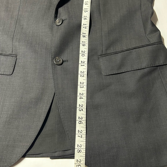 Hugo Boss 100% virgin wool men’s suit jacket size 38S 2button dark gray - Picture 7 of 16